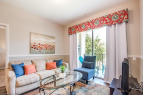 Spacious Vista Cay Condo, near Resort Pool